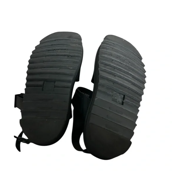 Dr. Martens Voss Platform Sandal Women's
Black 81/2 chunky - Picture 4 of 7